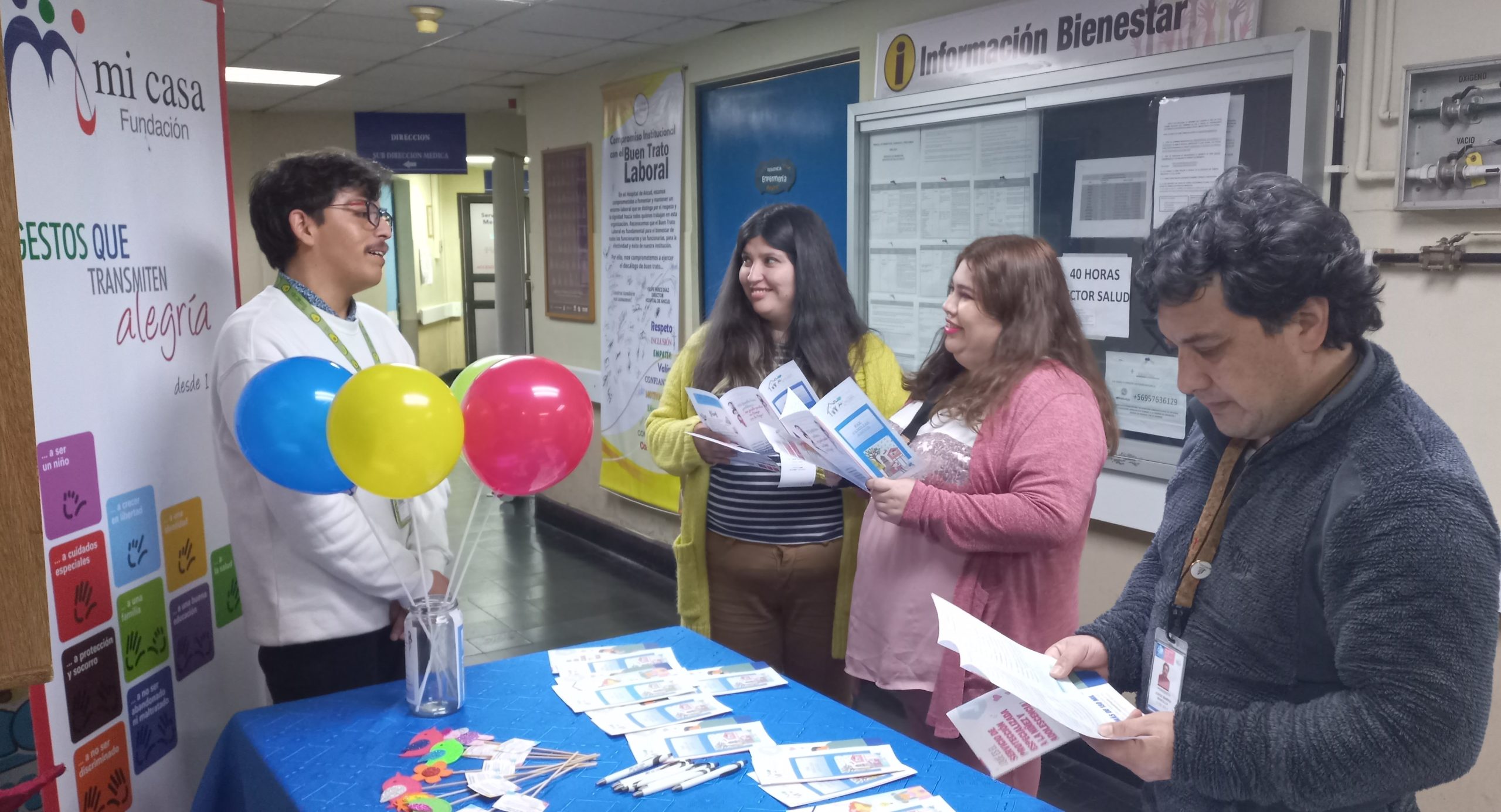 3.- Stand de difusión FAE Ancud en Hospital de Ancud