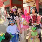 residencia rengo celebrando fiesta primavera con equipo de profesionales con niñas disfrazadas 28 oct 2025