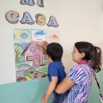 residencia rengo con acoge calidamente a los nuevos niños y niñas para que se integren a la familia de la residencia poniendo sus nombres en mural con casa marzo 2026 4