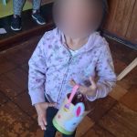 AFT PF CORRAL en abril NNA y sus familias participan en taller haciendo chocolates y pintando conejos de pascua abr 2026 6 pixelado